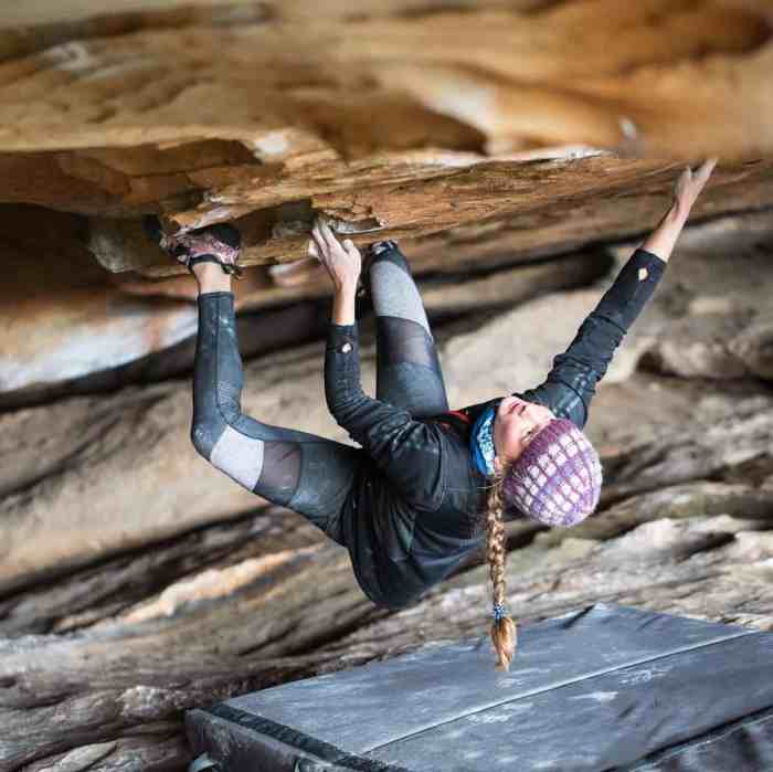 Singles Mountain climbing near me