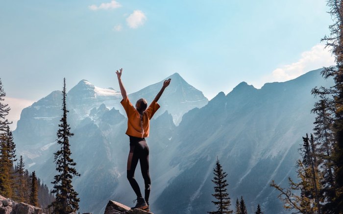 Singles hiking trips